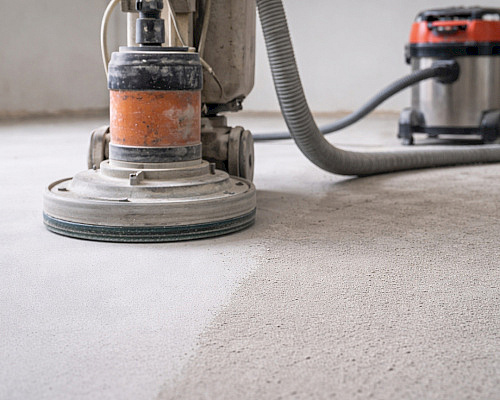 Anhydritový potěr - nejčastější pasti, broušení, penetrace a pokládka podlah