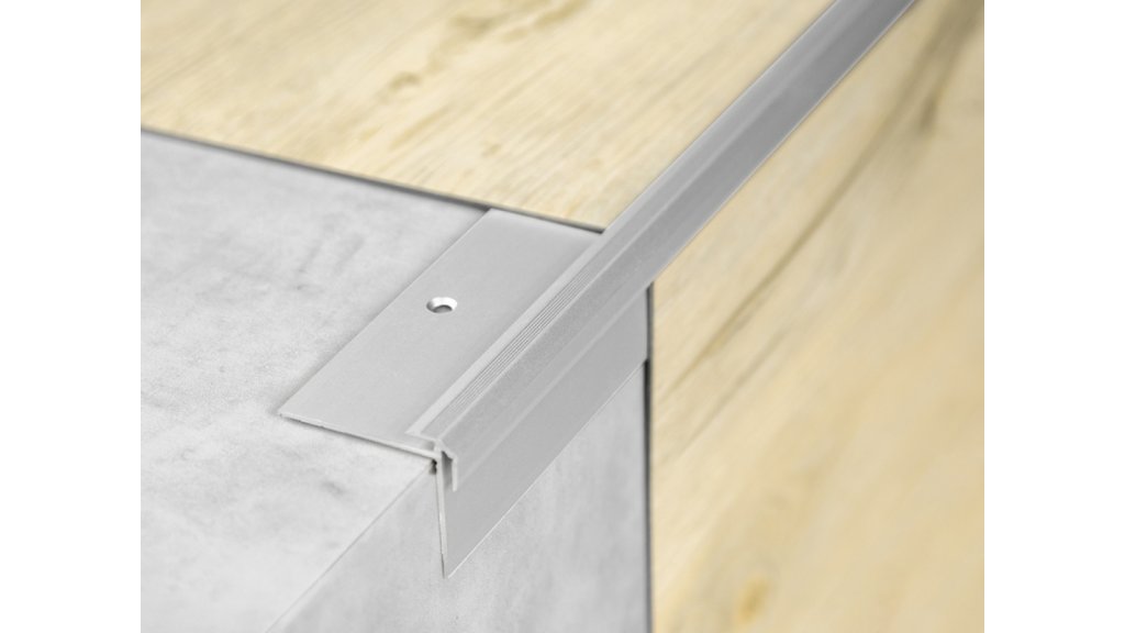 Küberit 838 schodová lišta pro obložení schodů 8 - 8,5 mm, 2500 mm, Stříbrná F4