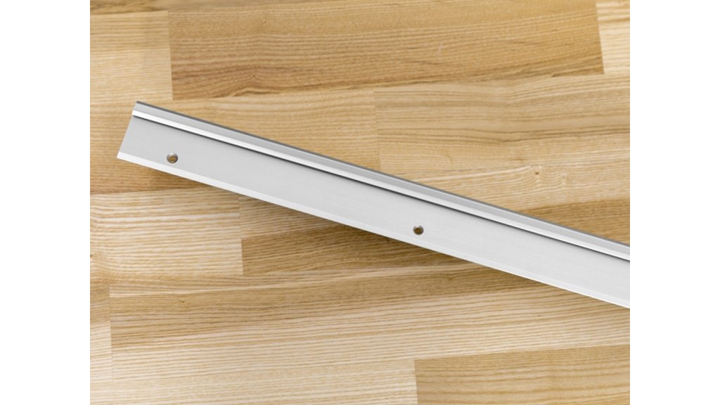 Küberit 838 schodová lišta pro obložení schodů 8 - 8,5 mm, 2500 mm, Stříbrná F4