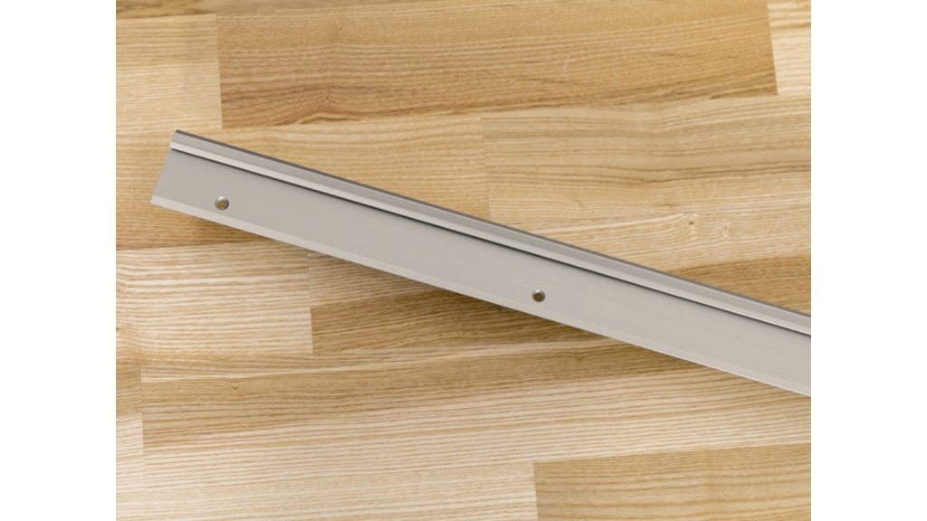 Küberit 838 schodová lišta pro obložení schodů 8 - 8,5 mm, 2500 mm, Imitace nerezi F2