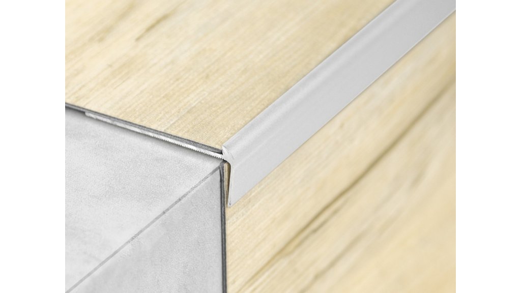 Schodová lišta pro vinyl a pvc do 3 mm, Profilteam 44*18,5*2700 Stříbrná E01