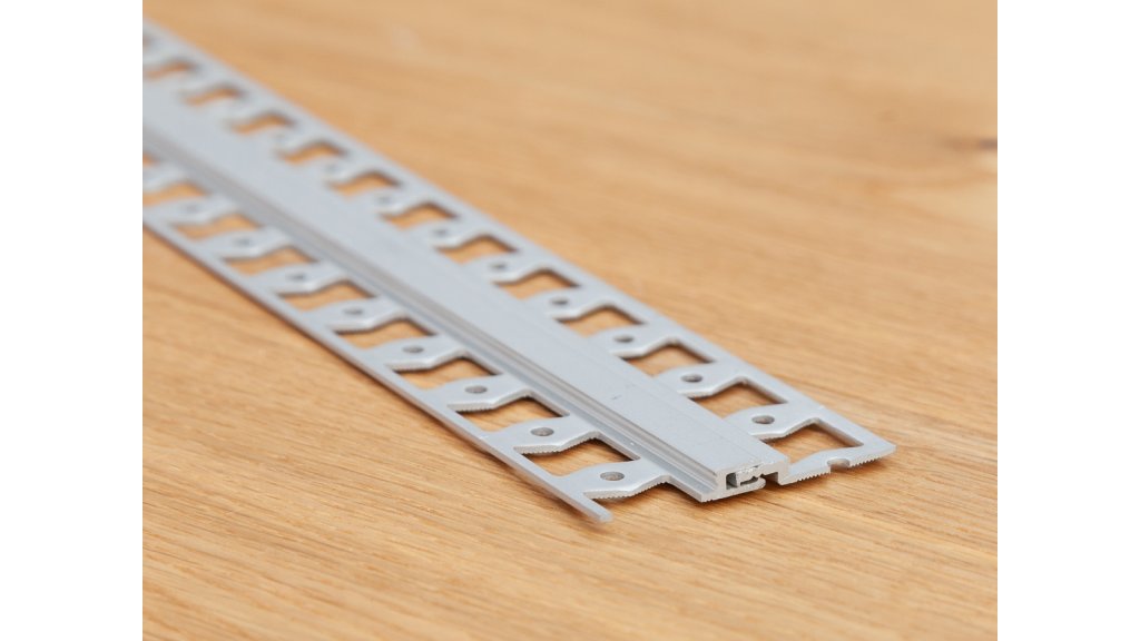 Dilatační lišta pro vinylové podlahy Küberit 317 G do 3 mm, 2700 mm Stříbrná F4