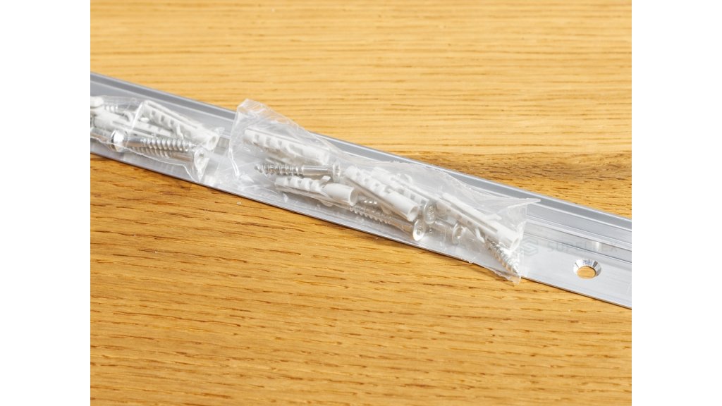 Vruty a hmoždinky jsou součástí dodávky