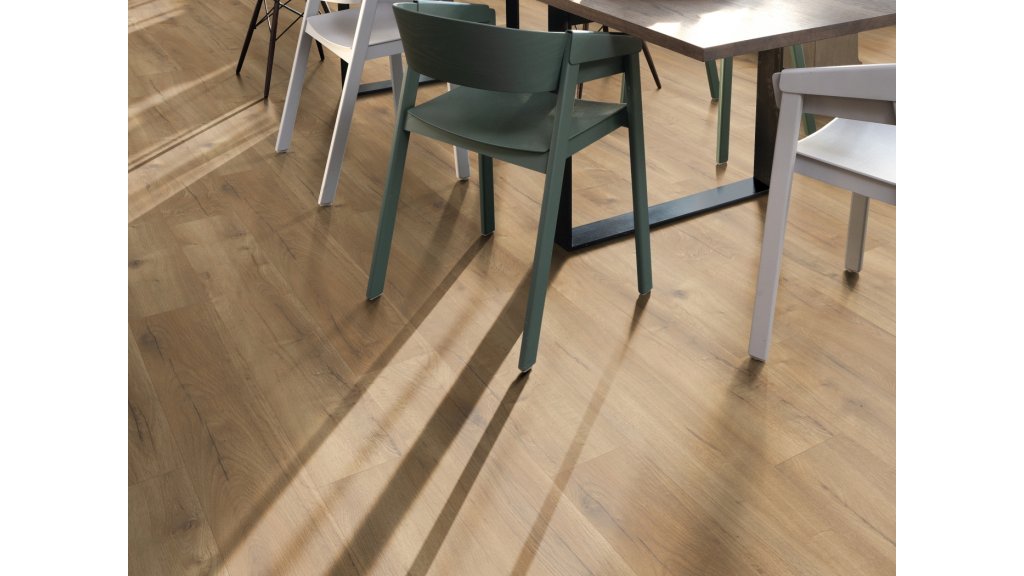 Laminátová podlaha Egger NatureSense Classic 33 Dub Loja medový EL2155