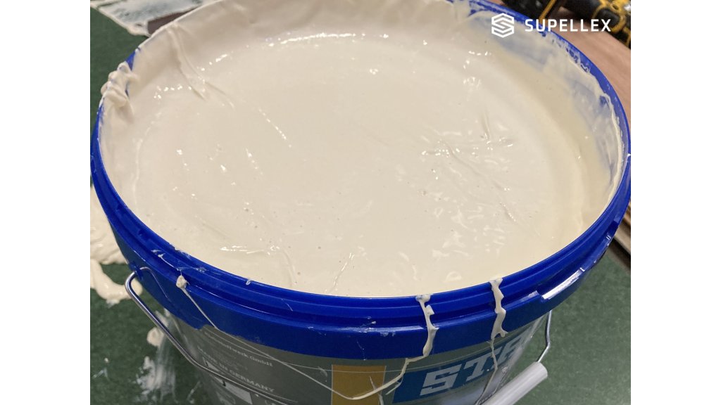 Stauf D37 – prémiové disperzní lepidlo na vinyl a PVC, EC1 Plus