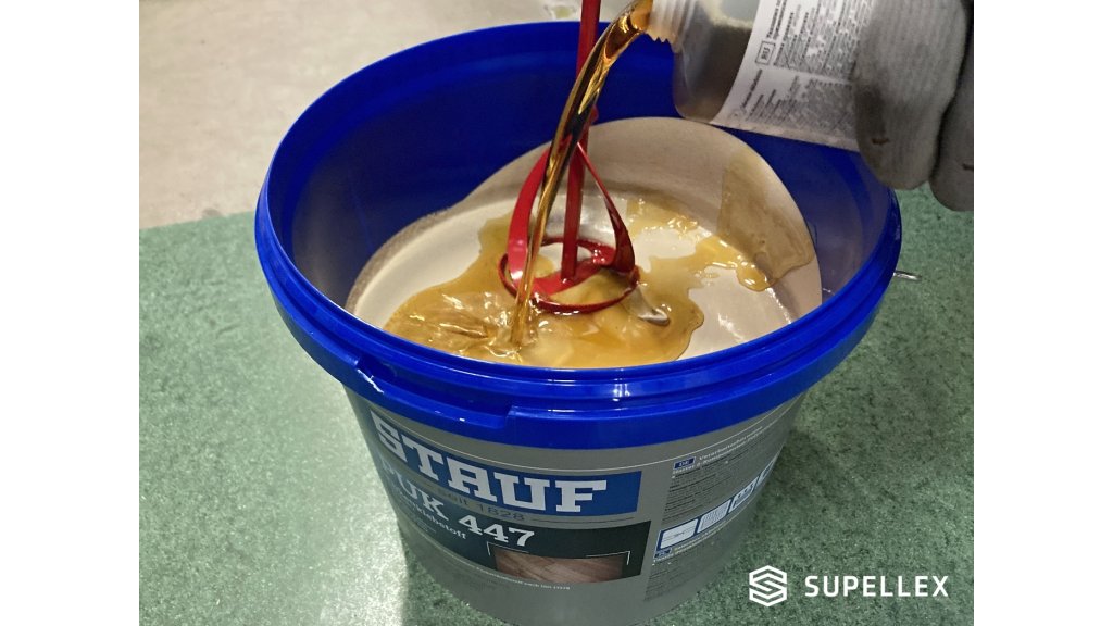 Stauf PUK 447 – 2K polyuretanové lepidlo na podlahy