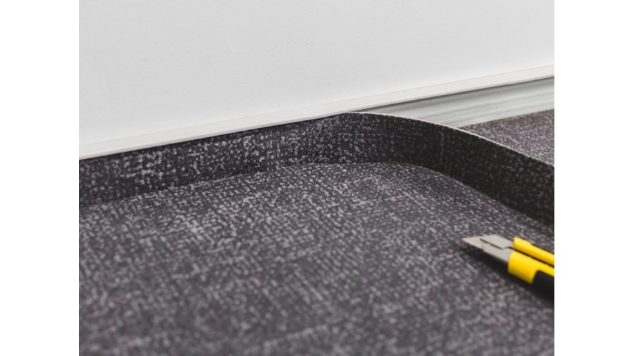 Kobercová soklová lišta – TSL 55 bílá 0101, 55 × 13 × 2500 mm