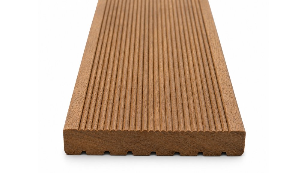 Profil terasového prkna Bangkirai 25 × 145 mm – jemná drážka