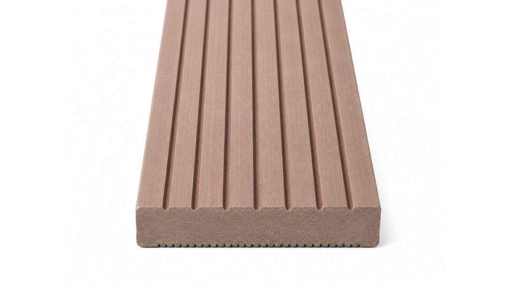 Detail čelního profilu terasového prkna Bukit PD 28 × 145 mm z exotické dřeviny Shorea