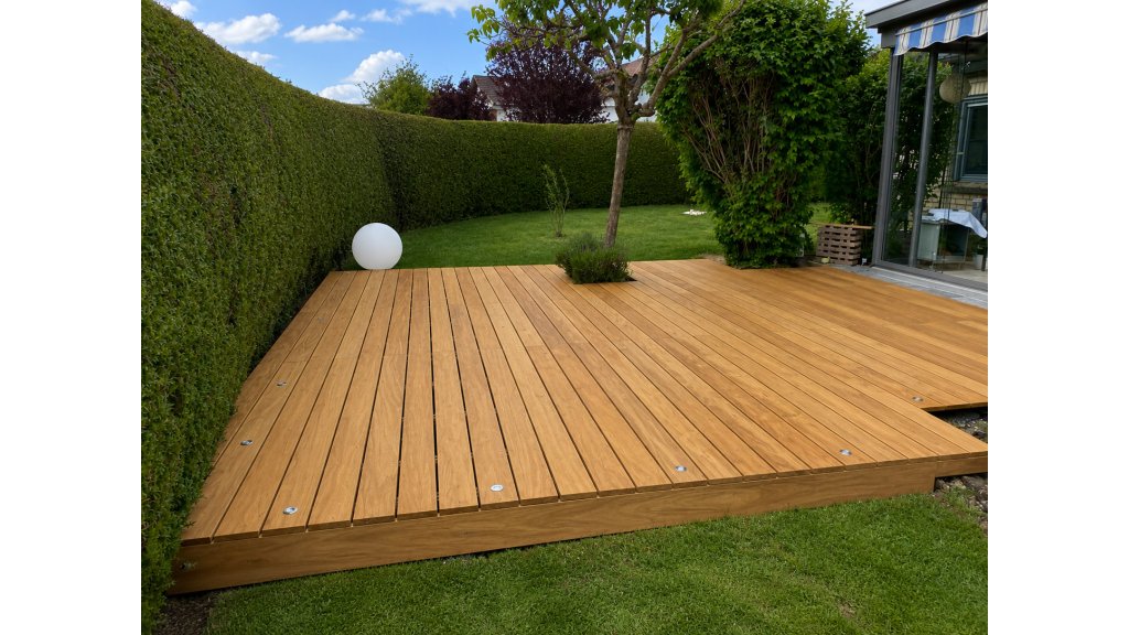 Terasa z prken Teak 20 × 90 mm – zahradní realizace