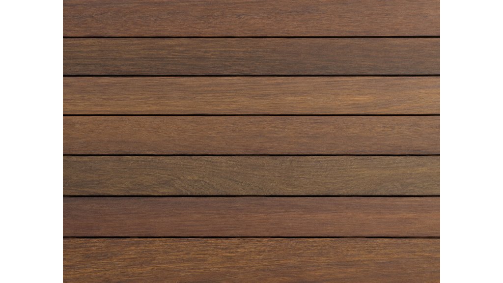 Pohled shora na plochu z hladkých terasových prken IPE 21 × 145 mm