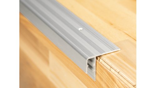 Schodová LED lišta Küberit 890, 60*27*3000 Stříbrná F4