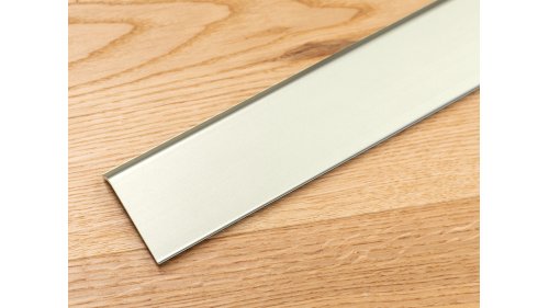 Zadaní strana soklové lišty Midas 70
