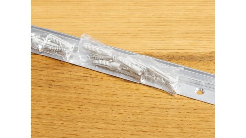 Vruty a hmoždinky jsou součástí dodávky