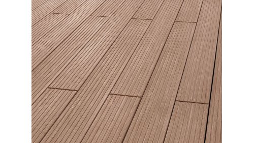 Detail terasy z prken Bukit PD 28 × 145 mm s hrubě drážkovanou pohledovou stranou