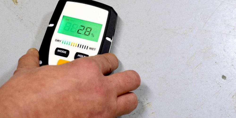 Vlhkost podkladu: klíčový parametr celé skladby